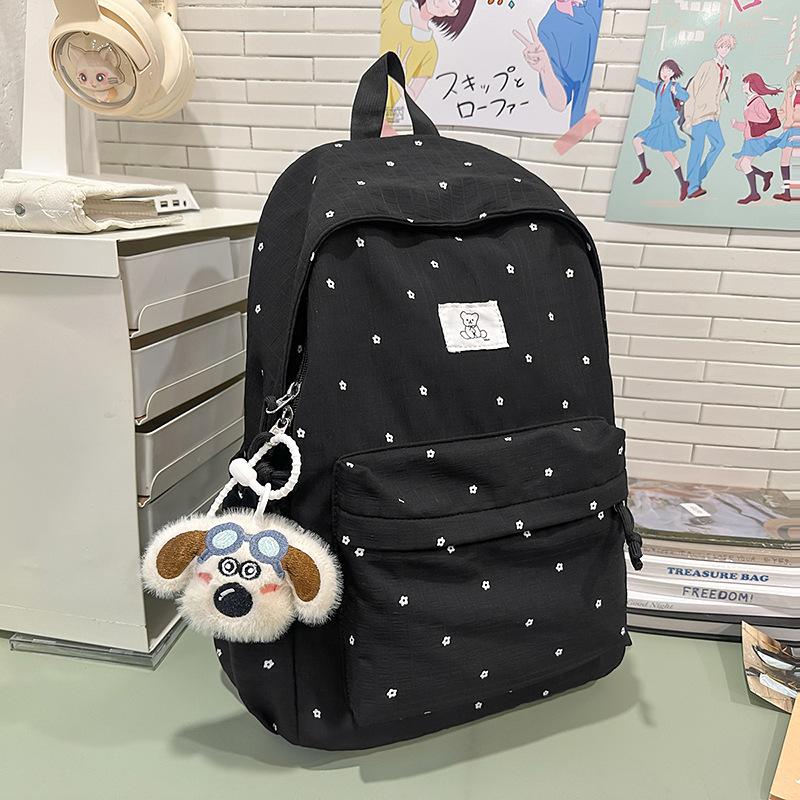 Japanese small fresh schoolbag female junior high school students cute versatile travel backpack lightweight large capacity student backpack tide