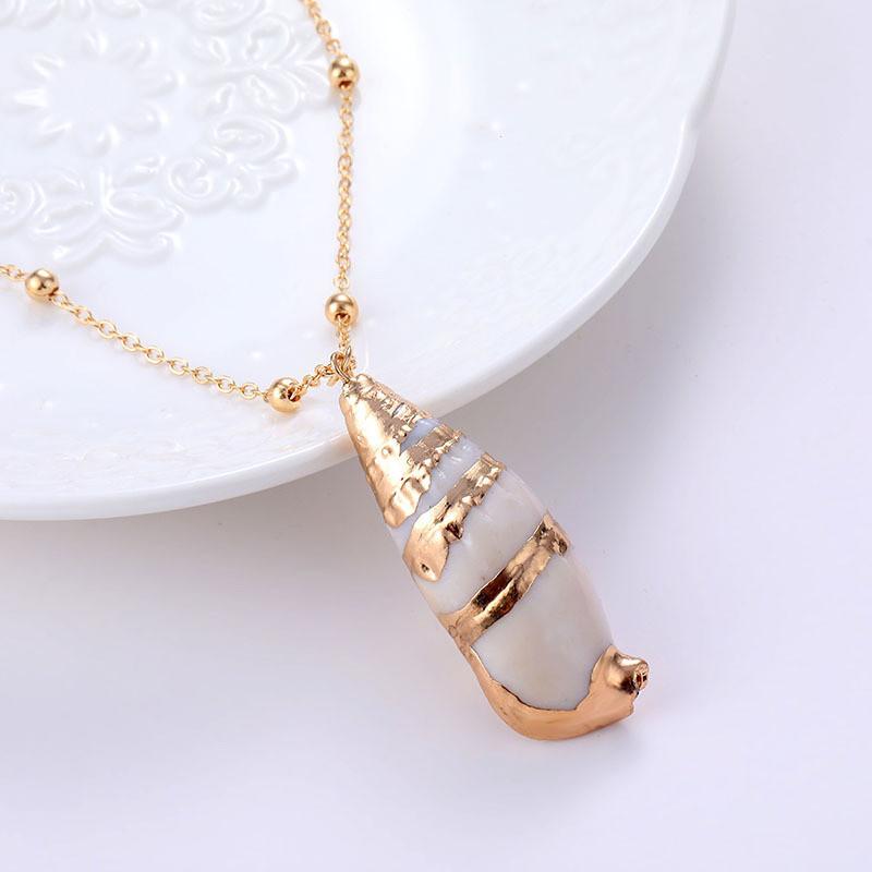 Ocean Inspired Fashionable Shell Necklace With Luxurious Gold Finish Plated