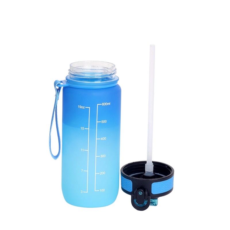 600ML Sportovní láhev na vodu s časovou značkou Gradientní barva Kelímek Nepropustný kelímek Motivační nápojové nádobí Venkovní sport Fitness