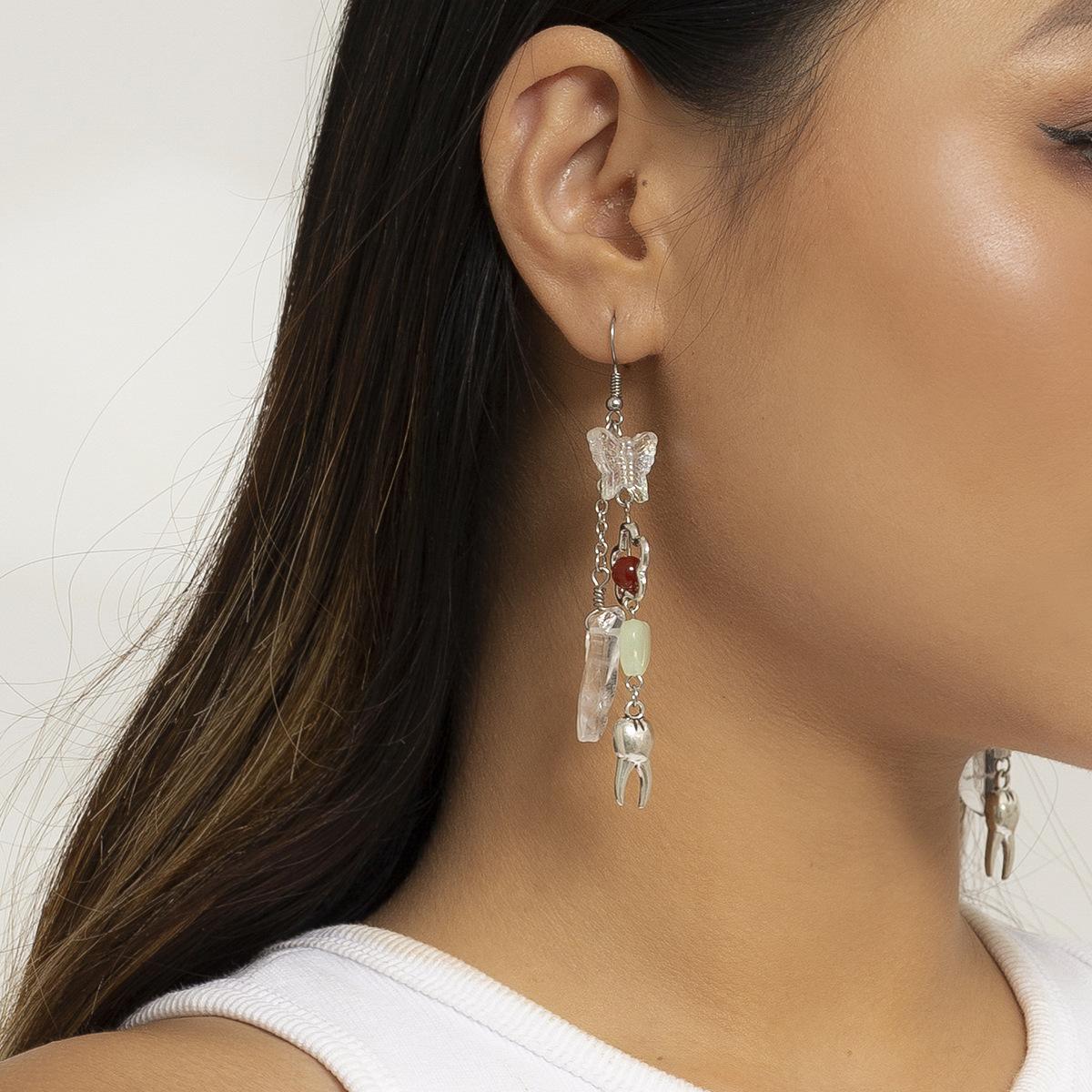 

Accessories, creative laser sugar cube imitation crystal earrings, simple niche butterfly asymmetric earrings for women