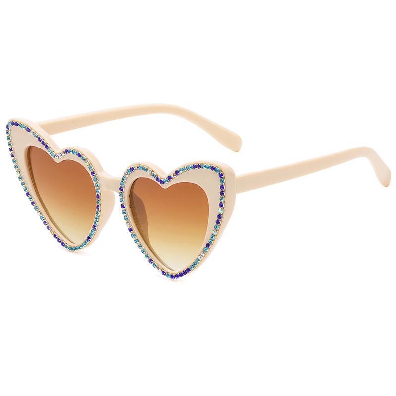Heart Sunglasses Women Summer Outdoor Cat Eye Diamond Decoration Personality Y2K Sun Glasses Classic Eyewear Female Shades