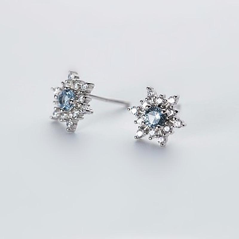 Boucles d'oreilles élégantes en zircon flocon de neige, style coréen – Cadeau de Noël polyvalent bleu et blanc