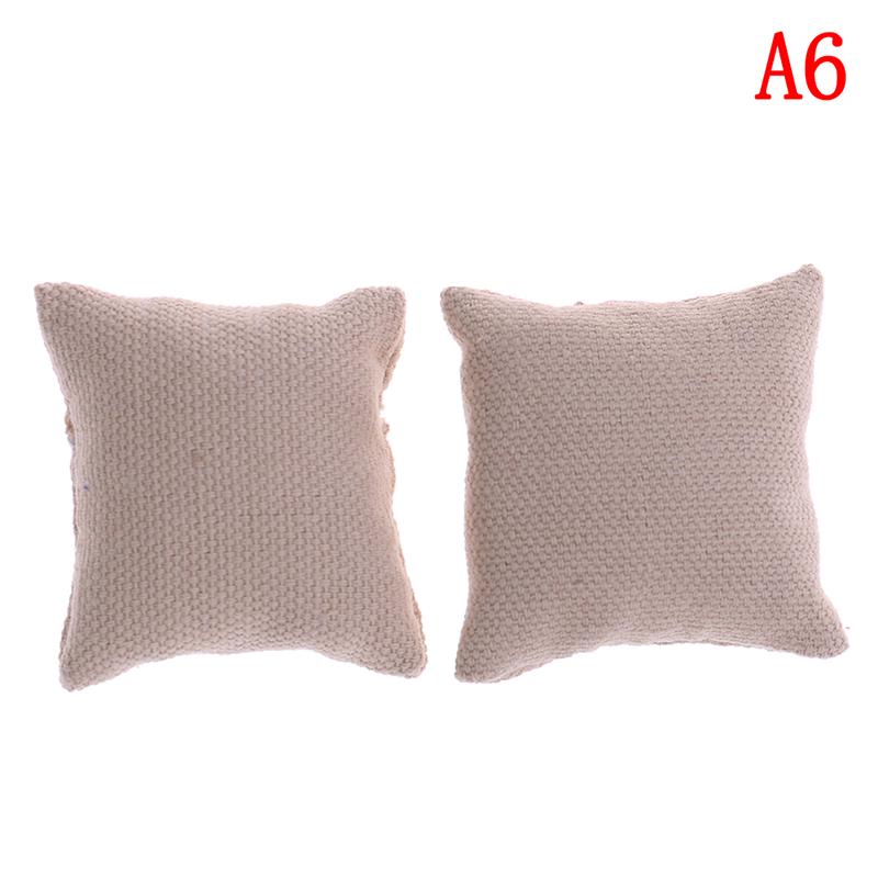 

2 шт. Подушки для дивана, кушетки, спальни, миниатюрный кукольный домик 1/12, кукла A6