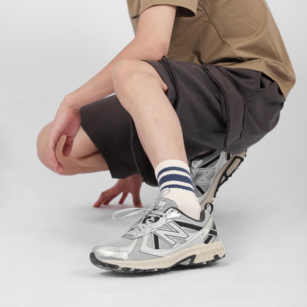 New Balance 410v5 Silver Sneakers MT410KR5