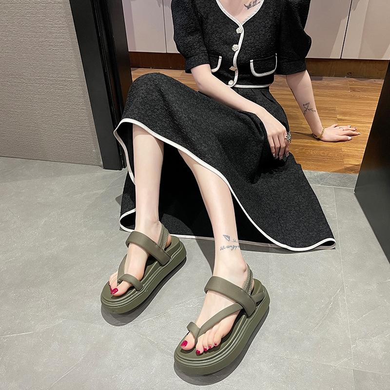 Internet celebrity Roman sandals women 2025 summer thick-soled muffin shoes soft leather toe herringbone casual women's shoes