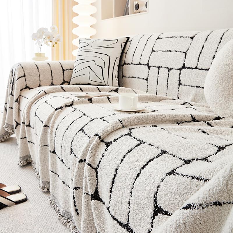 Wabi-sabi Style Half-velvet Sofa Cushion Cover Minimalist One-piece Autumn and Winter Universal Cover Blanket