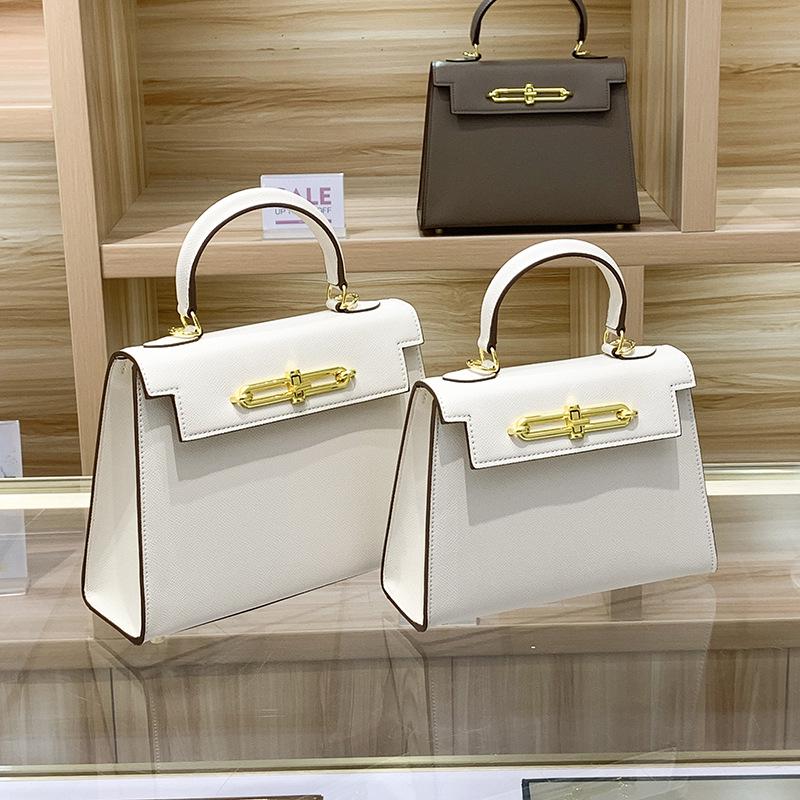 Elegant Crossbody Handbag - Luxe Texture & Versatile Design