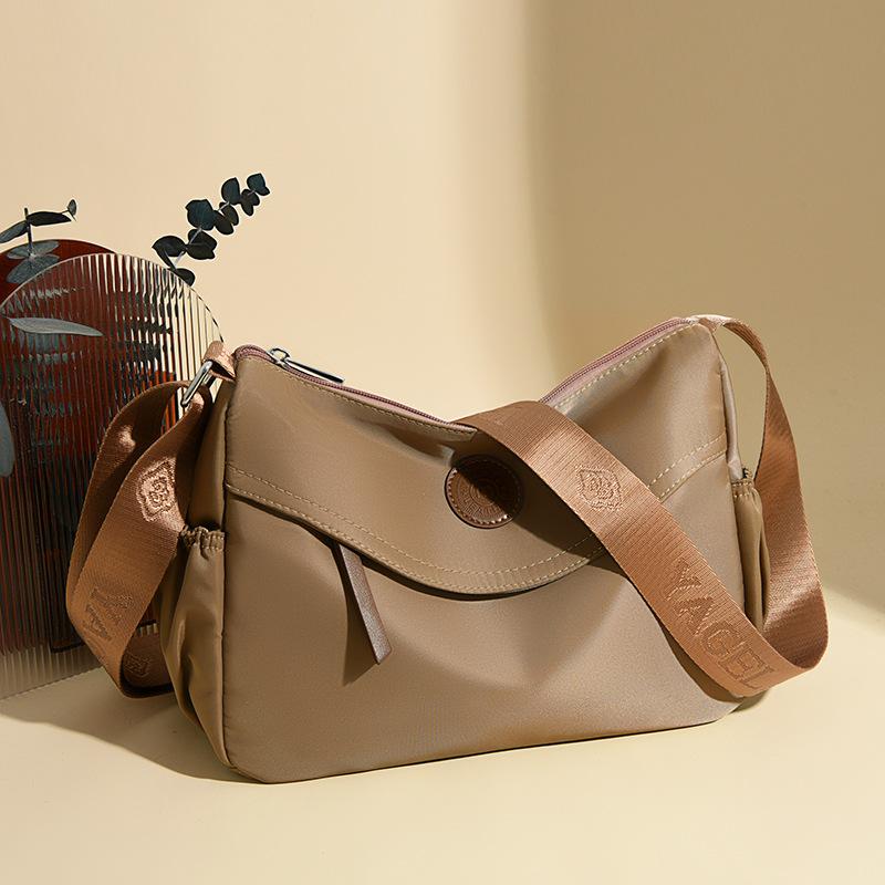 Nouveau Wenyi Fan Mode Décontracté Navetteur Simple Couleur Unie Grande Capacité Épaule Sac pour Femmes Sac Sous le Bras Sac Bandoulière