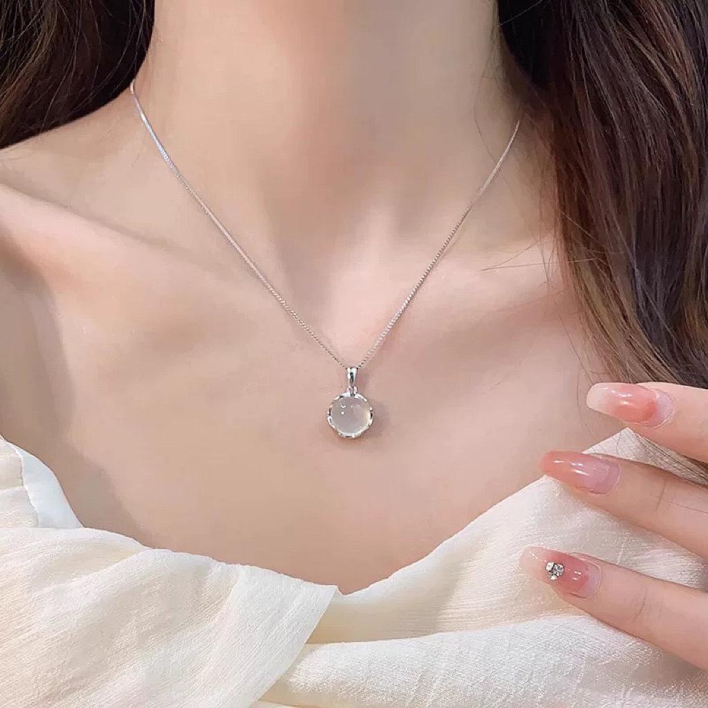 Elegant Chinese Style Cat's Eye Clavicle Necklace for Women