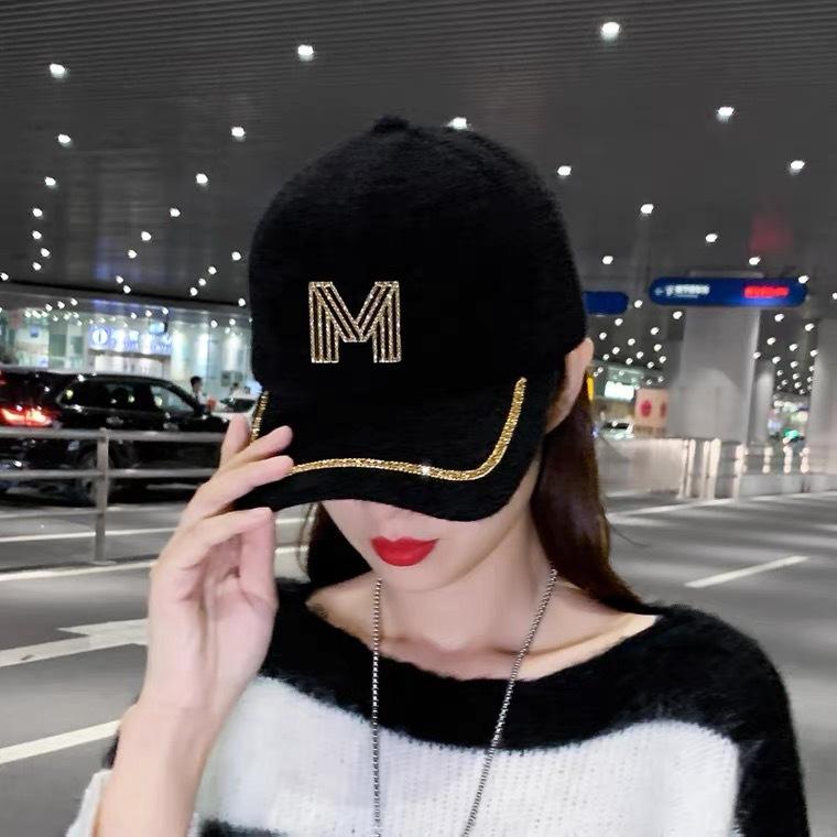Lamb wool hat female autumn and winter tide show face small versatile cute warm cap plush baseball cap