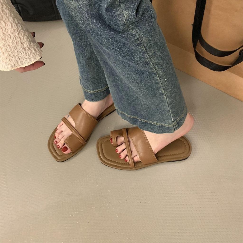 Korean Version of Retro Flat-bottomed Toe Slippers Women's Outer Wear 2025 Summer New Niche Fashion Commuter Open-toed Sandals