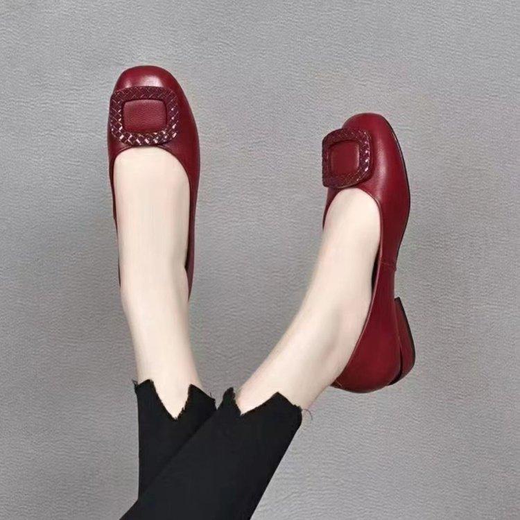 Coarse heel single shoes women's 2025 autumn new square head shallow mouth one pedal soft sole soft surface Doudou shoes comfortable mother shoes