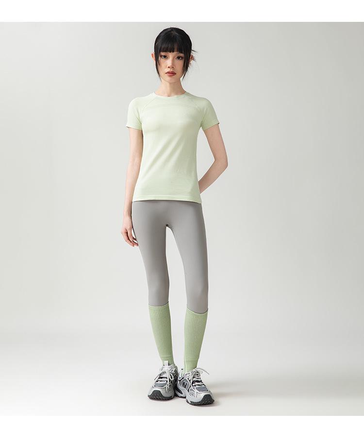 Women's Quick-Dry Yoga Top - Breathable Pilates Training T-Shirt for Summer