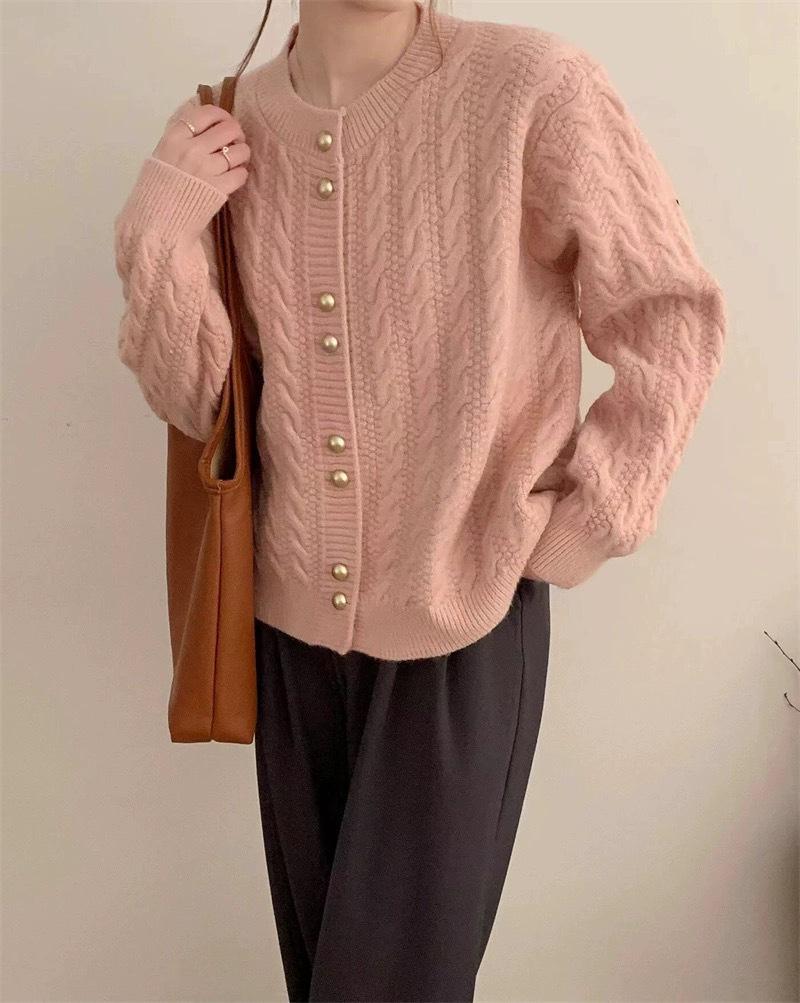 2026 Autumn Retro Gold Buckle Knit Cardigan - Gentle Style, Round Neck, Solid Color Sweater for Women