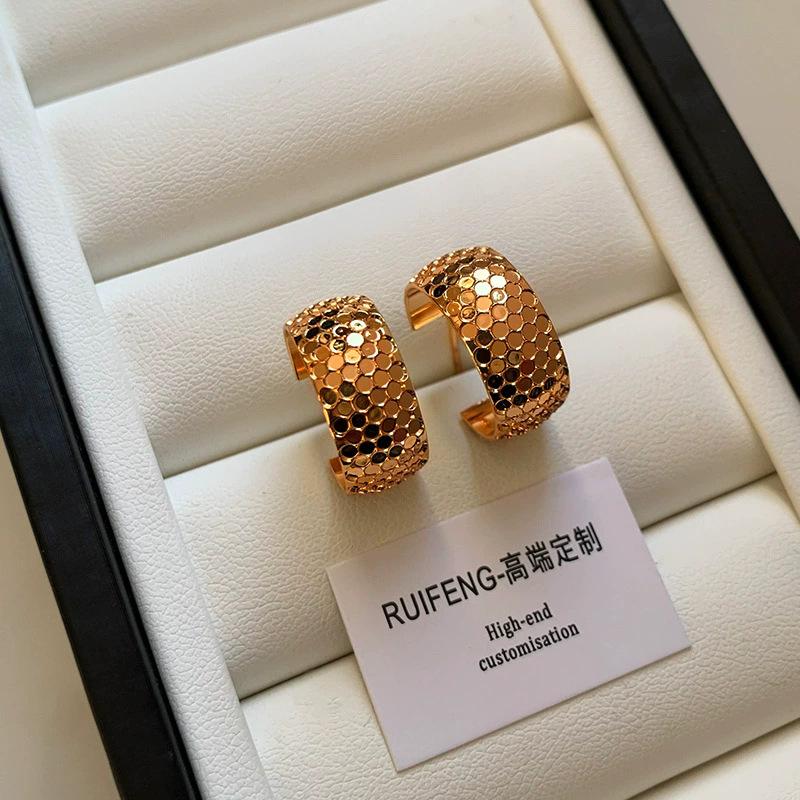 

Versatile crushed ice ice metal ball earrings, great-looking studs, flash dragon scale grid personalized sterling silver needle earrings