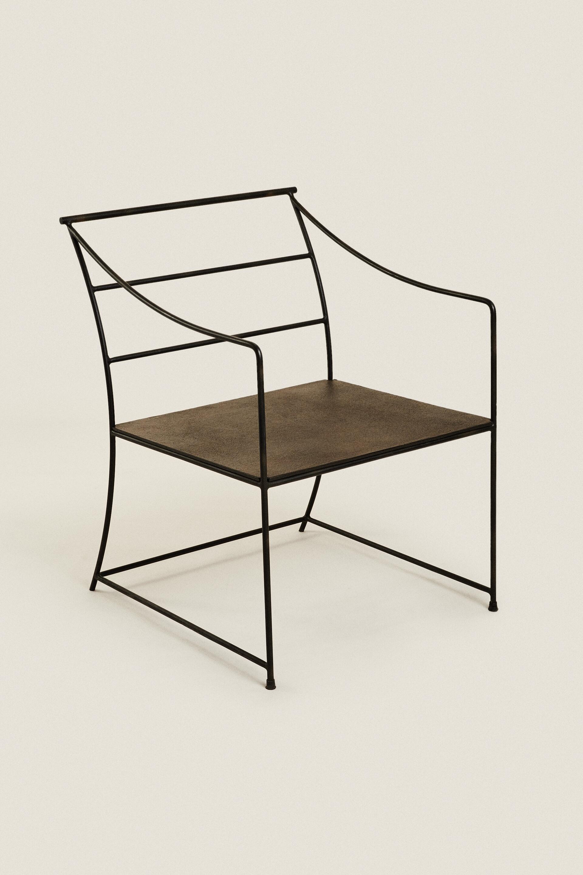 

МЕТАЛЛИЧЕСКОЕ КРЕСЛО