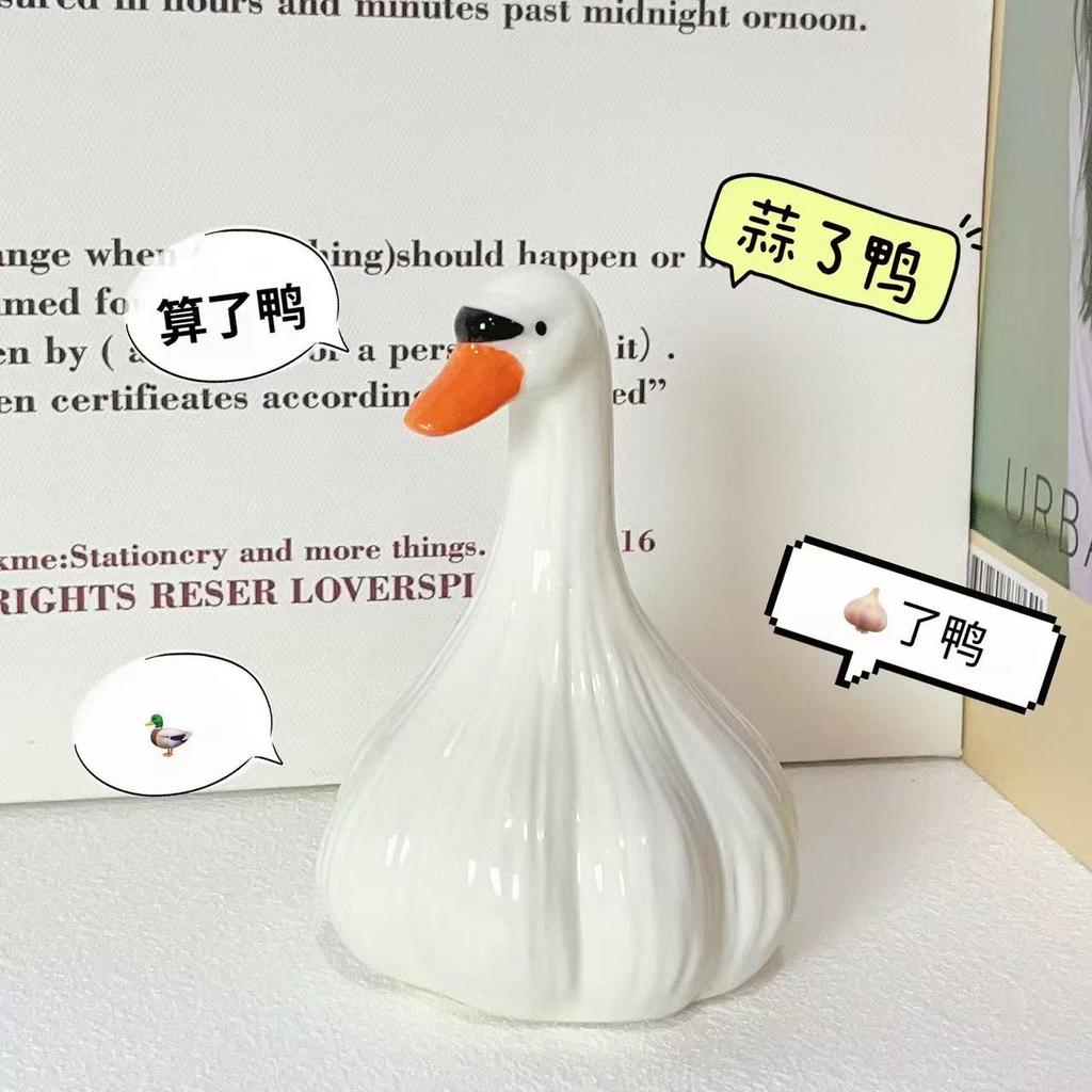 Cute Garlic Duck Ornament Home Office Desktop Stress Relief Garlic Styling Forget Duck Animal Accessories for Friend Gift