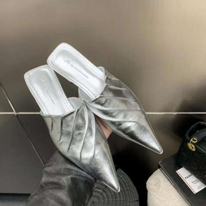 

Обувь для женщин Высококачественные женские тапочки с закрытым носком Модные модельные тапочки Женские плиссированные сандалии с острым носком на низком каблуке 39