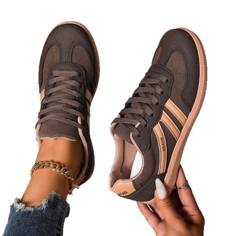 New Flat Lightweight Sports Shoes and Retro Lace-up Casual Shoes From De Xun Shoes for Women