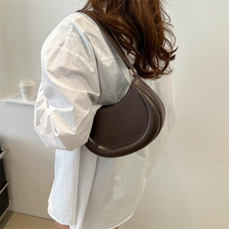 Minimalist Style 2024 Spring Small Shoulder Bag With Inner Zipper Pocket