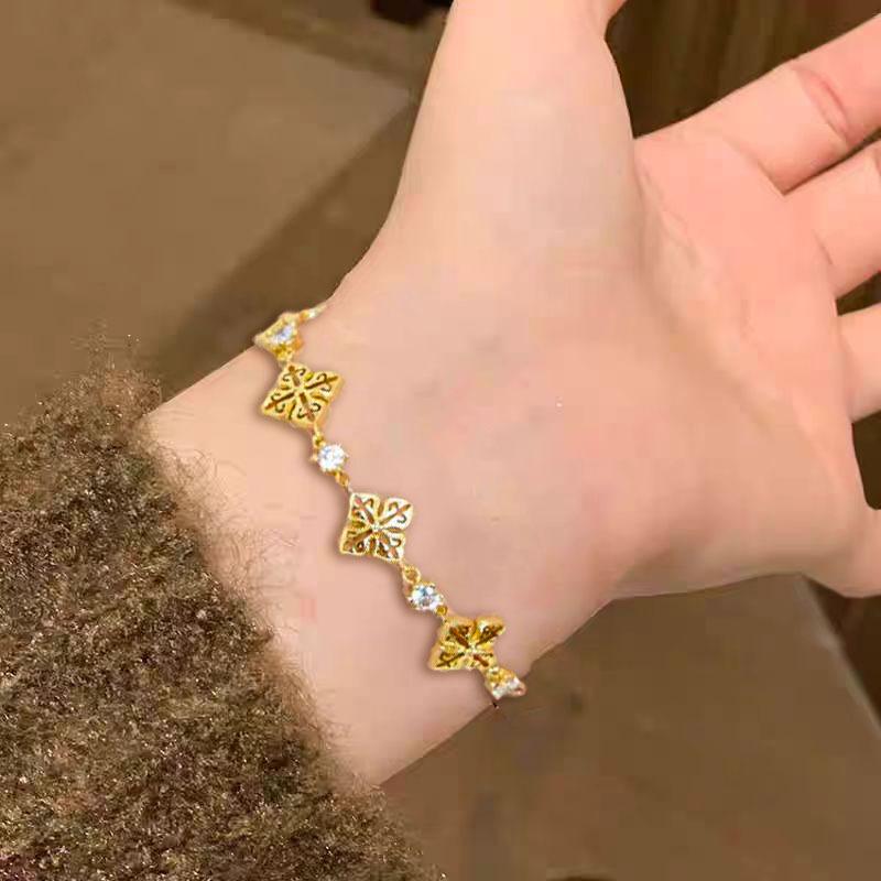 Medieval Style Vtage Micro-Inlaid Cross Flower Bracelet Bracelet, Exquisite Temperament, Advanced Sense, Old Money Style Stacked Jewelry