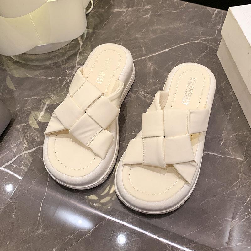 Internet Celebrity Thick Bottom Heightening Cool Slippers Women's Summer Wear 2025 New French High-end Fashion Beach One-word
