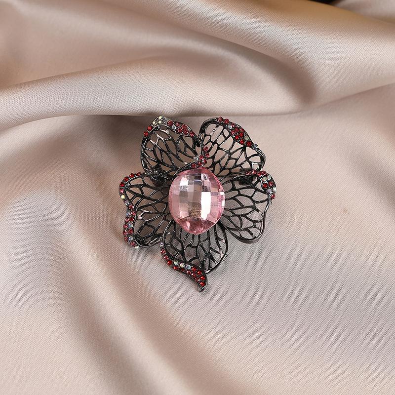 

Модні брошки для жіночих прикрас чорний