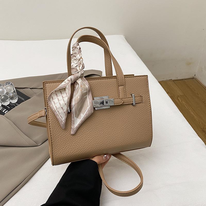 New Stylish and Simple Light Luxury Silk Scarf Killer Bag Portable Shoulder Messenger Women's Bag