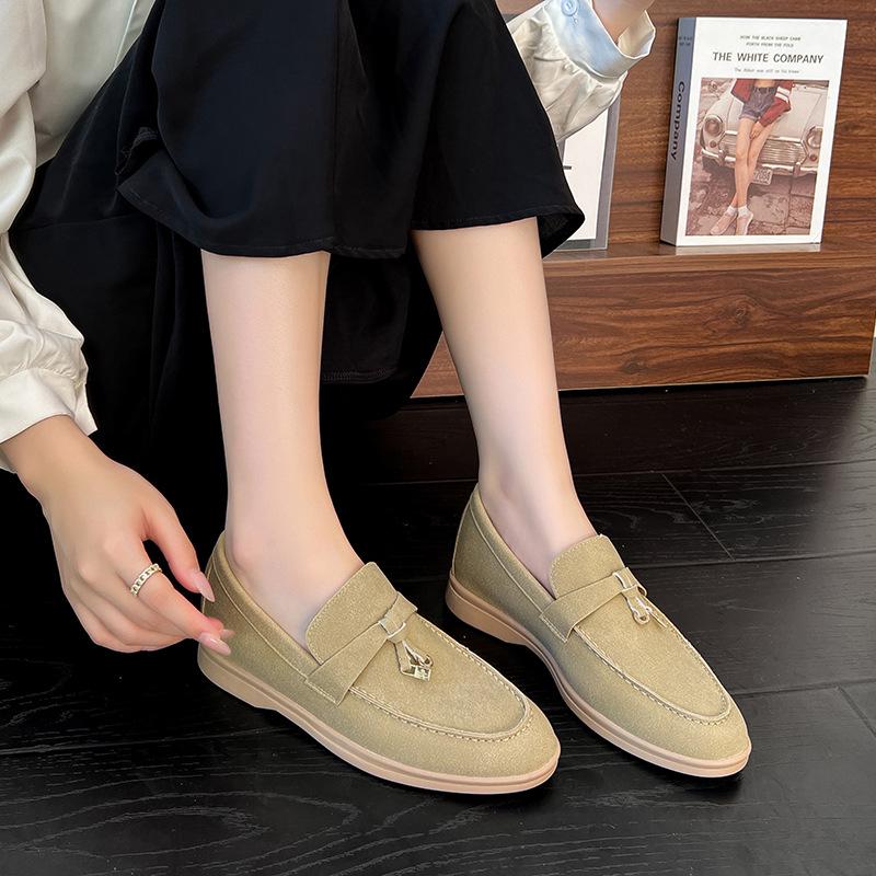 Grape Mom Fleece-Lined Tassel Loafers: Women's Winter Slip-On Soft Sole Furry Shoes.