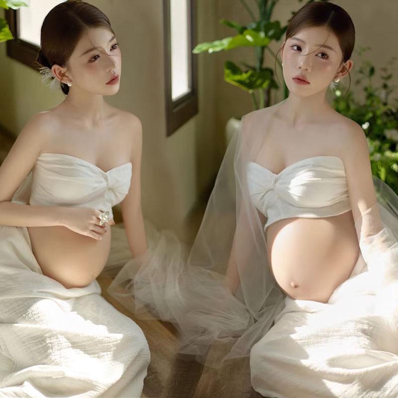 

French Maternity Photography: Pure & Elegant Portrait Clothing One Size