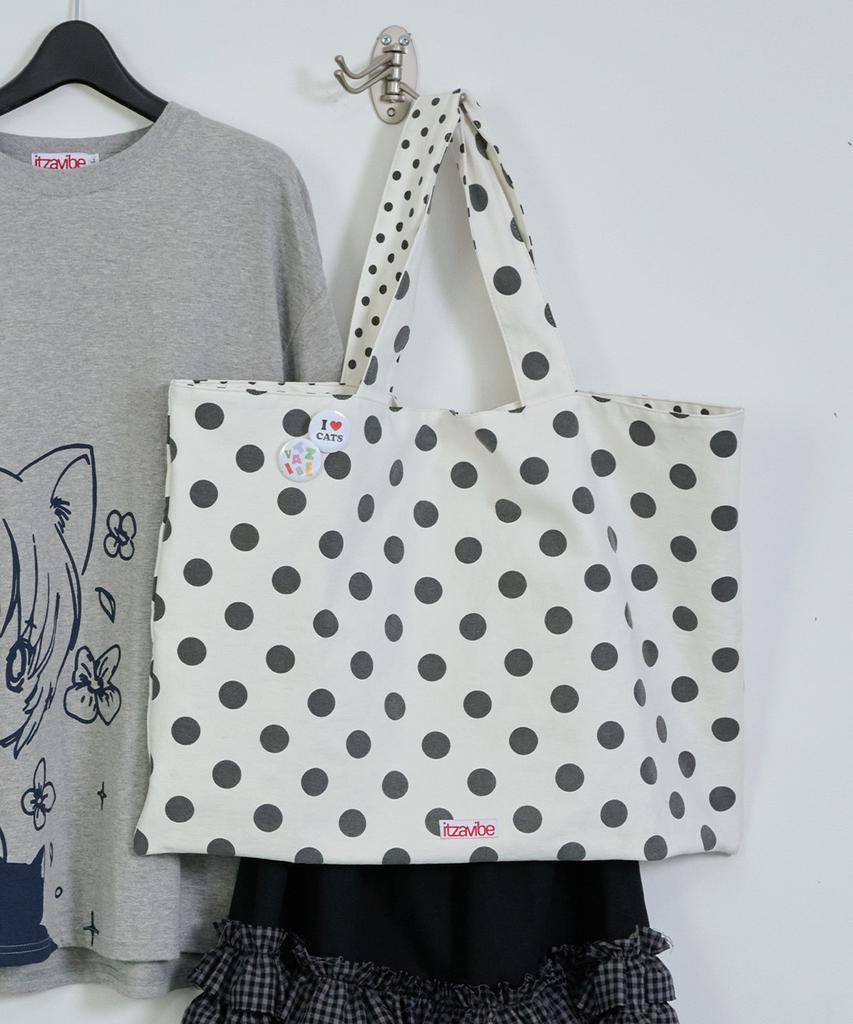 Itzavibe Cat Girl Dot Reversible Bag