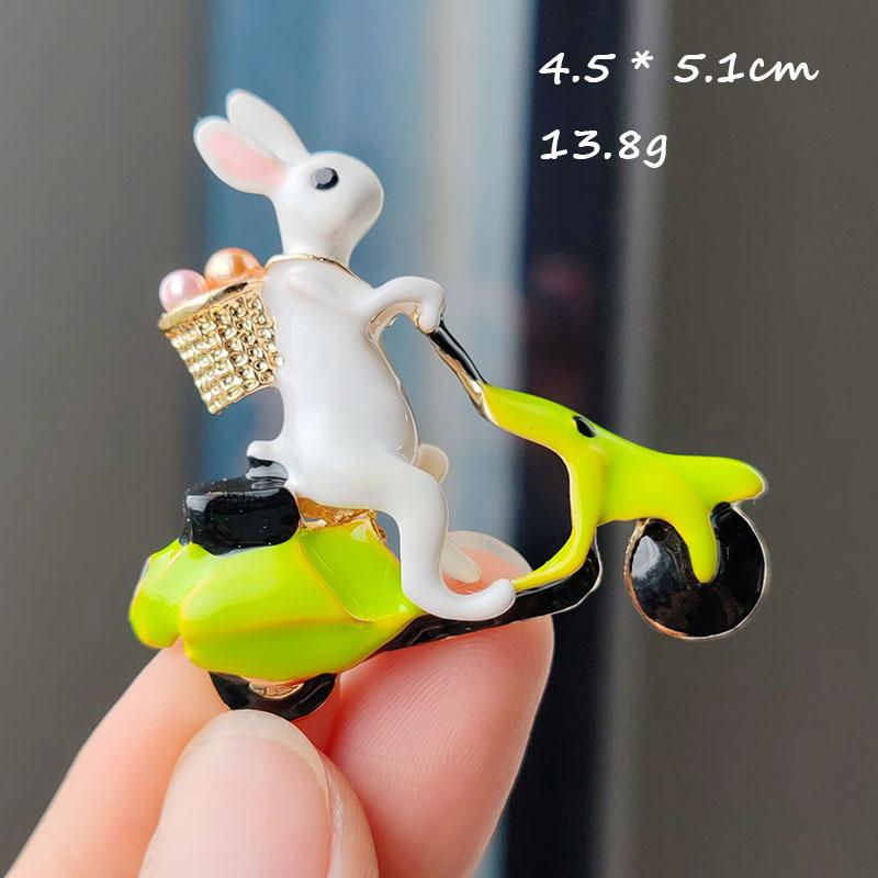 Diamond-Encrusted Cute Dripping Oil Cycling Rabbit Brooch Fashion Cartoon Zodiac Pin Animal Accessories New Year
