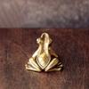 Brass Frog Statue Ornament Retro Animal Figurines Tea Pet Desktop Home Office Decor Mini Micro Garden Landscaping Decoration
