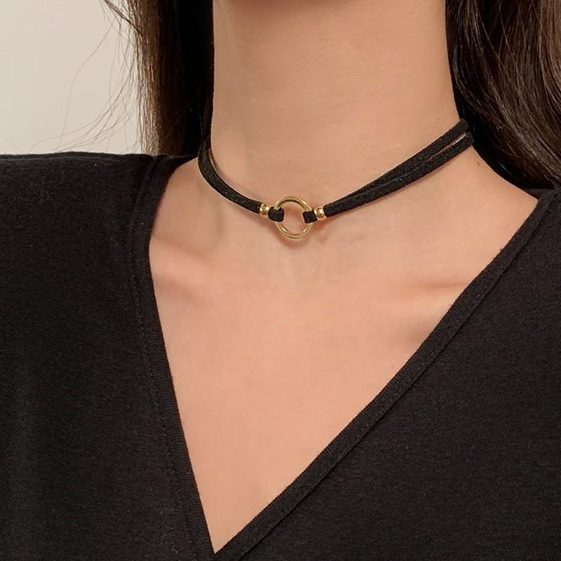 European and American Red and Black Velvet Collar Gold Tube Heart Necklace