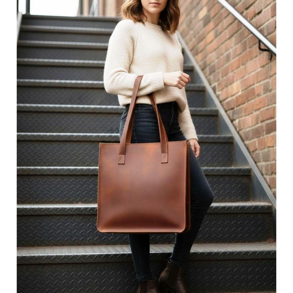 Äkta brunt läder Kvinnor Vintage Looking Tote Shoulder Handgjord väska