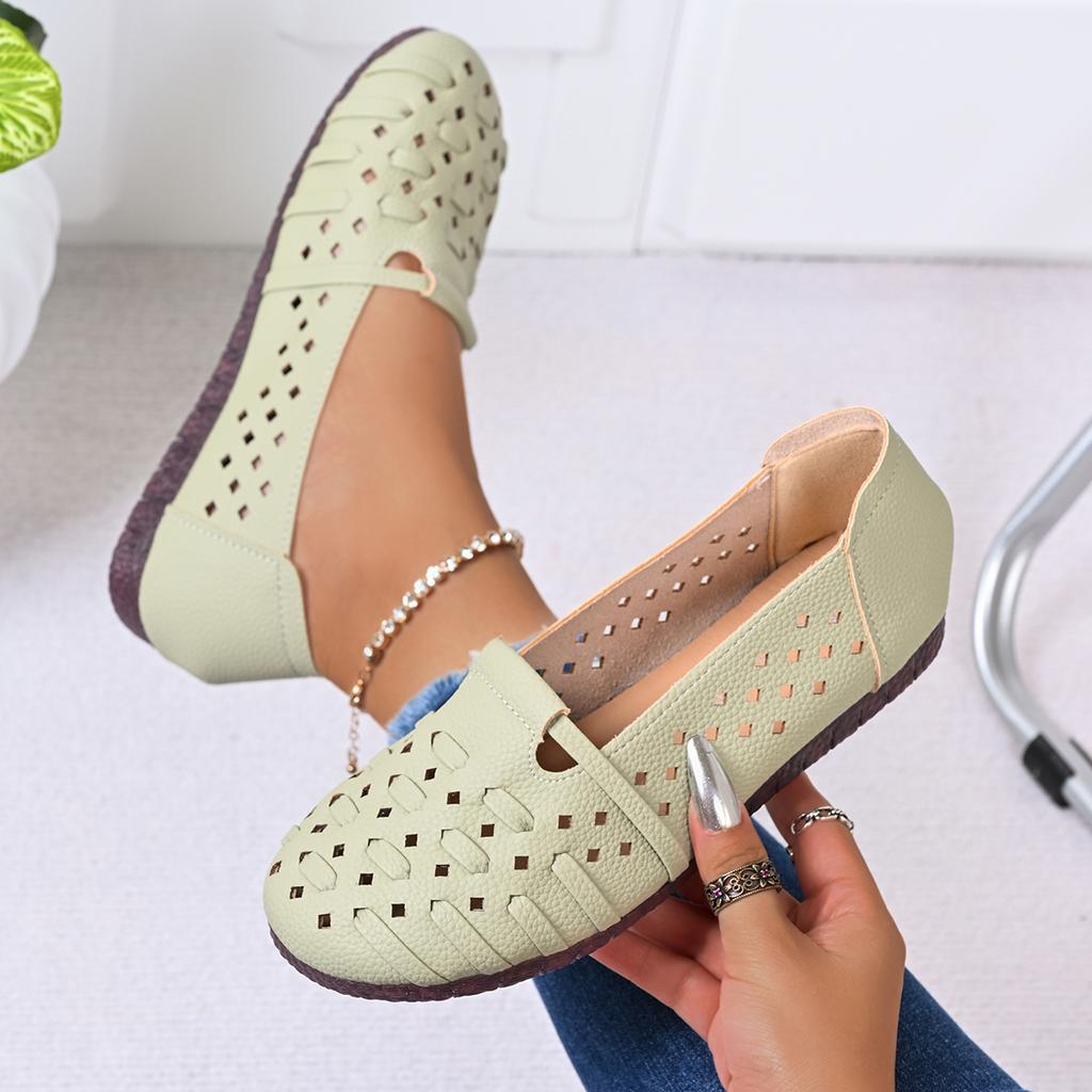2026 Lato Nowe Codzienne Damskie Płaskie Buty Wycinane Buty Mama Damskie Miękka Skóra Wygodne Mokasyny Outdoorowe Lekkie Sandały