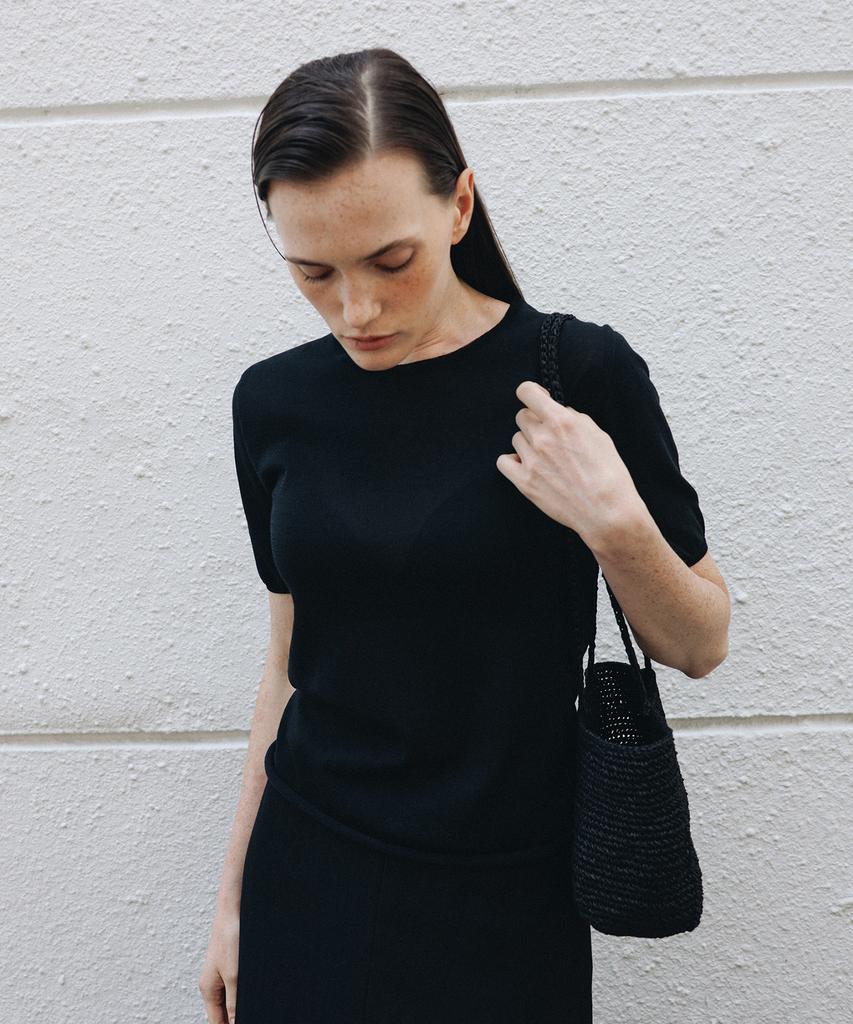 Beullaengkeulumumeon Sheer Half Knit_Black