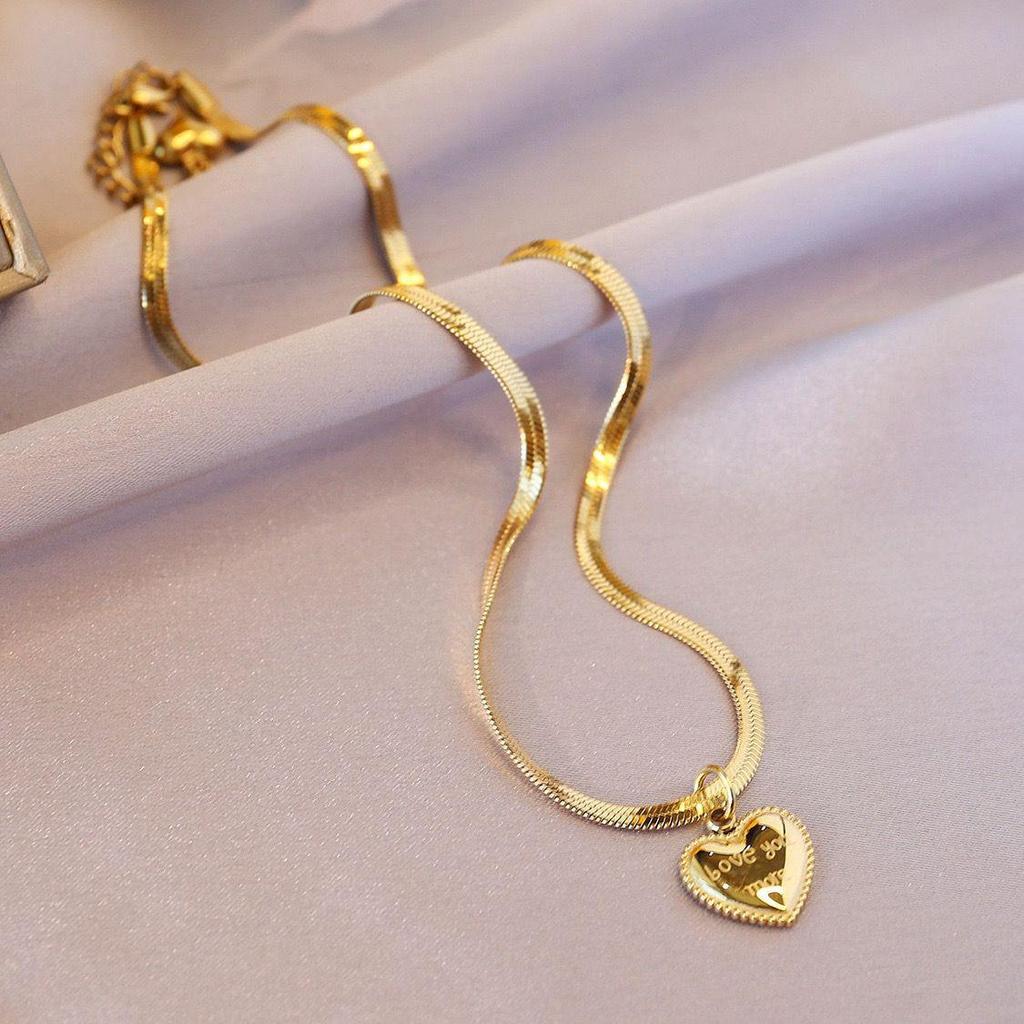 European & American Love Heart Titanium Steel Pendant Necklace - Simple, All-Match Snake Chain Design for Women