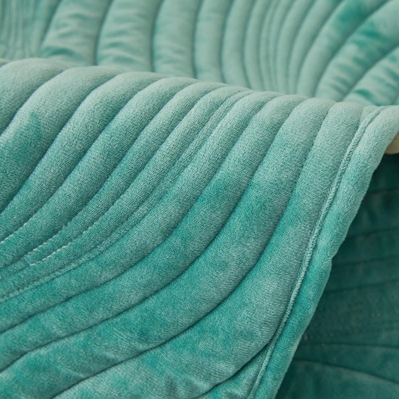 Winter Embroider Crystal Velvet Sofa Cover Kid Mat Armchair Furniture Protector Non-slip Modern Couch Covers for Living Room