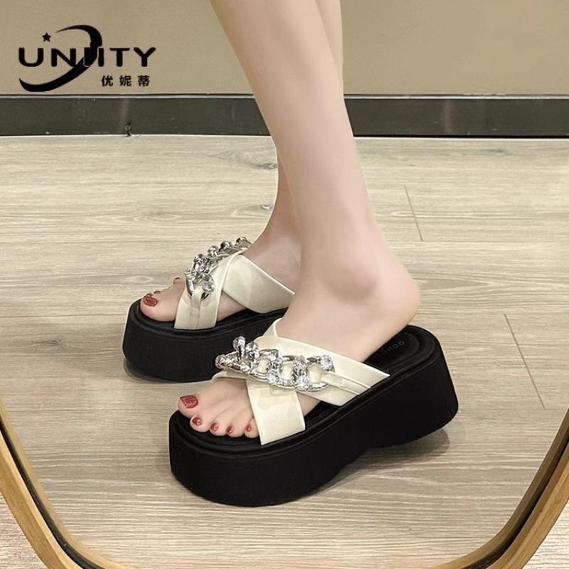 Rhinestone chain slippers women's outer wear summer new small cross thick-bottomed muffin one-word cool slippers
