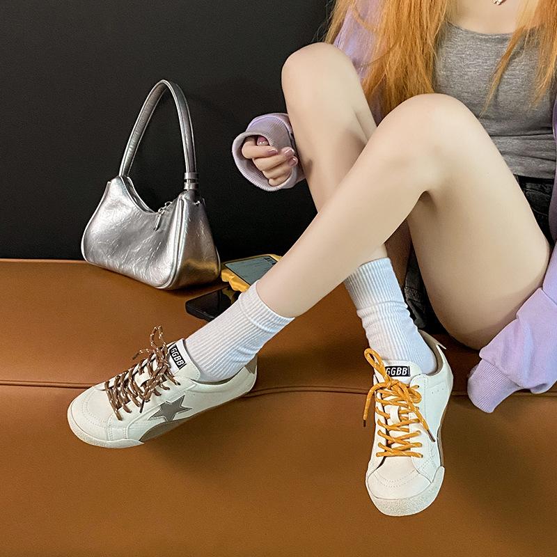 Small people increase the height of the stars and make old small dirty shoes for women 2025 autumn new thick-soled versatile casual board shoes for