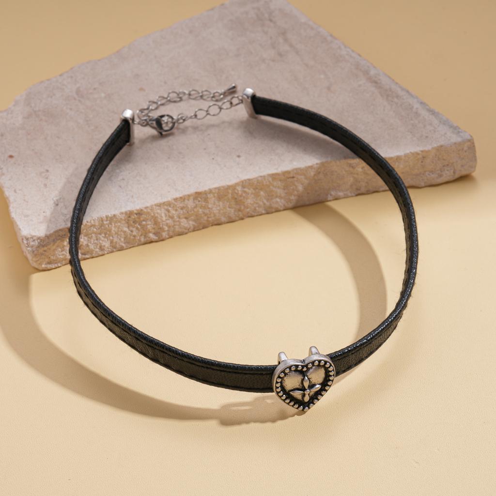 Punk Leather Love Texture Adjustable Neck Chain Old Personality Sweet Cool Necklace