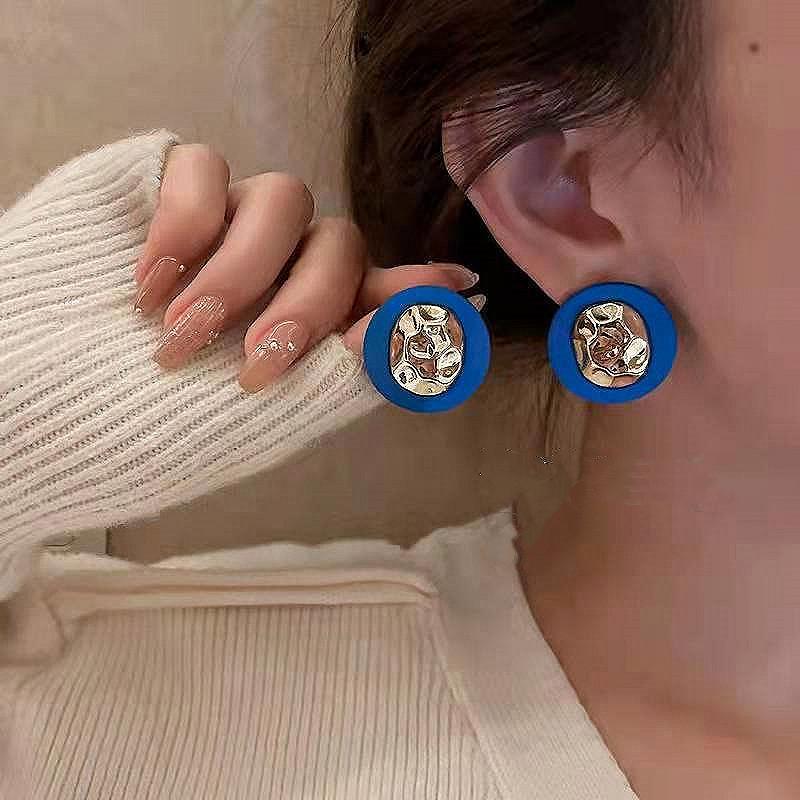 French elegance, high-end pearl super fairy stud earrings, personalized design, niche temperament, versatile and sweet earrings.