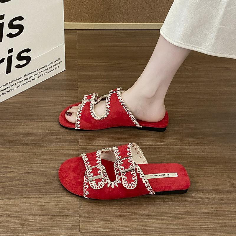 Flat-bottomed fashion outer wear belt buckle cool slippers women's shoes new summer outer wear yellow beach sandals