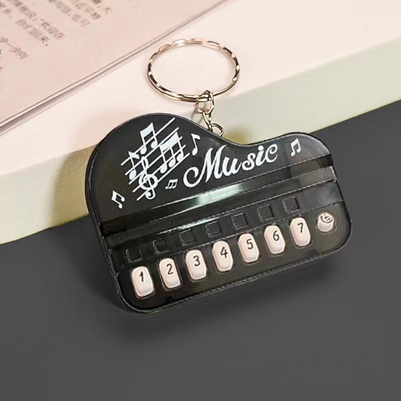 Mini Electronic Keyboard Keychain Portable Musical Instrument Toy Piano Keychain Mini Real Working Finger Piano Keychain