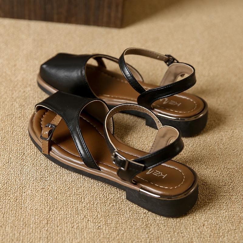 Baotou Sandalen Damen Sommer Draußen 2025 neu nationales Wort Gürtel Ausgehen hohl leer einzelne Schuhe