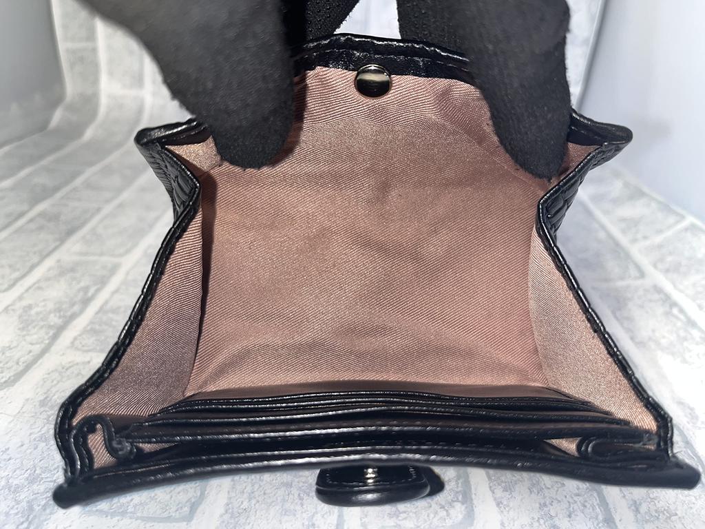 Kompakte italienische Mini-Herrenbörse aus echtem Rindsleder mit maschinell geprägtem Netzmuster (Schwarz)