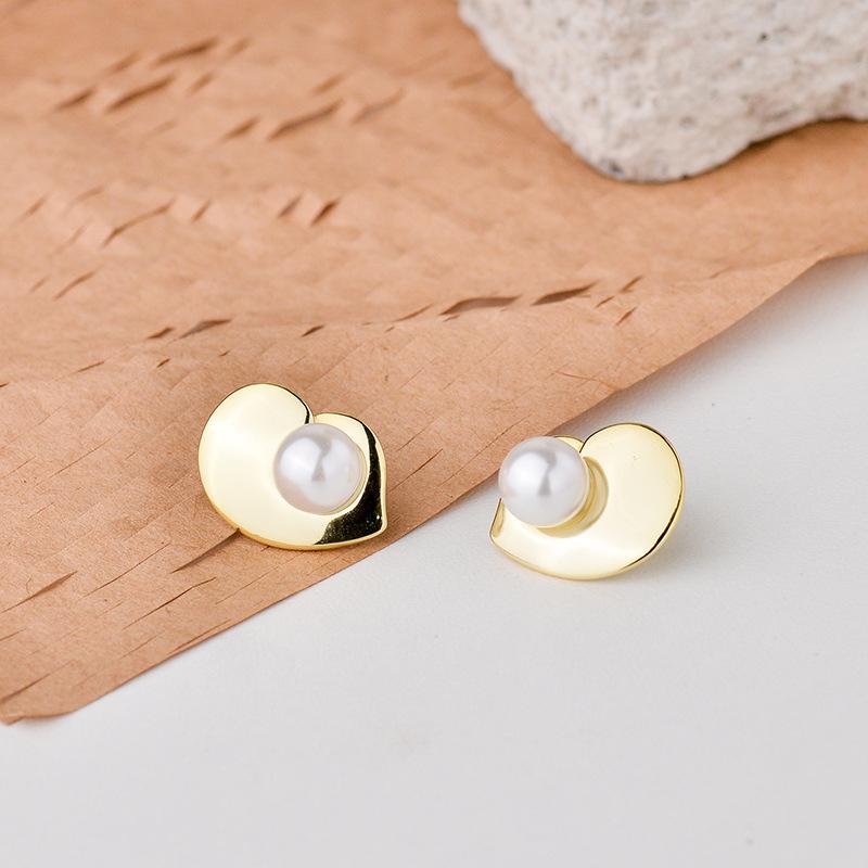 

Нерегулярные серьги Love Pearl, французские легкие роскошные ретро-серьги, маленькие