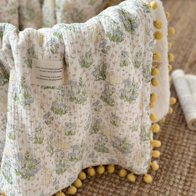 Cotton Crinkled Gauze Blanket Soft Breathable Pom Pom Throw Lightweight Portable for Office Nap Sofa Couch Outdoor Travel All Season Warm Blanket