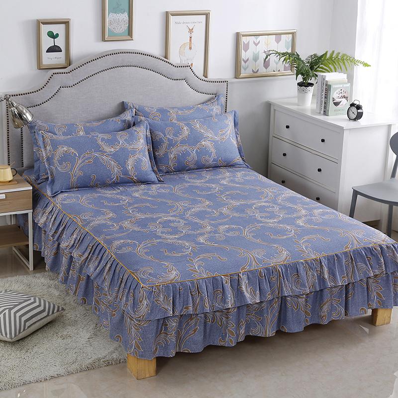 

Комплект из трех предметов: кровать размера Queen/King/Super King Size, юбка с 2 наволочками с принтом Queen Set